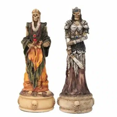 Conjunto Mortos-Vivos III Tabuleiro de Xadrez em Couro Sintético Mundo Antigo com Arrumação e Jogo de Xadrez em Resina Pintado à Mão - Image 17