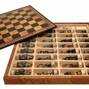 Conjunto Mortos-Vivos III Tabuleiro de Xadrez em Couro Sintético Mundo Antigo com Arrumação e Jogo de Xadrez em Resina Pintado à Mão - Image 4