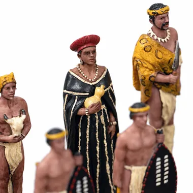 Peças de xadrez em resina, figuras zulus com adereço e traje tradicional