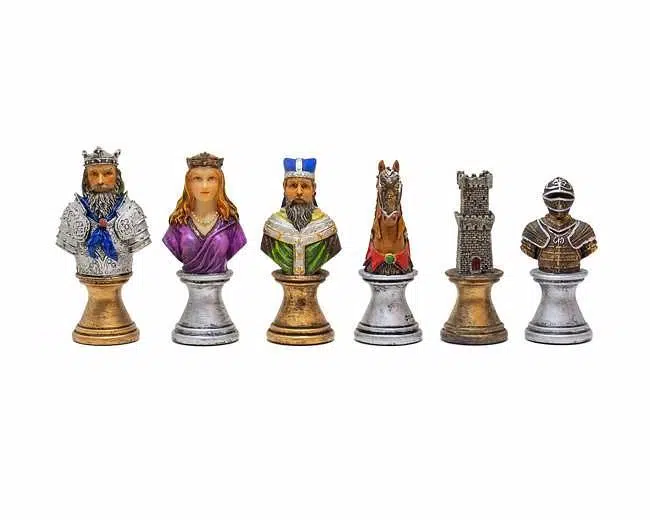 Conjunto Busto Medieval II Tabuleiro Preto e Dourado em Couro Sintético e Jogo de Xadrez em Resina Pintado à Mão - Image 10
