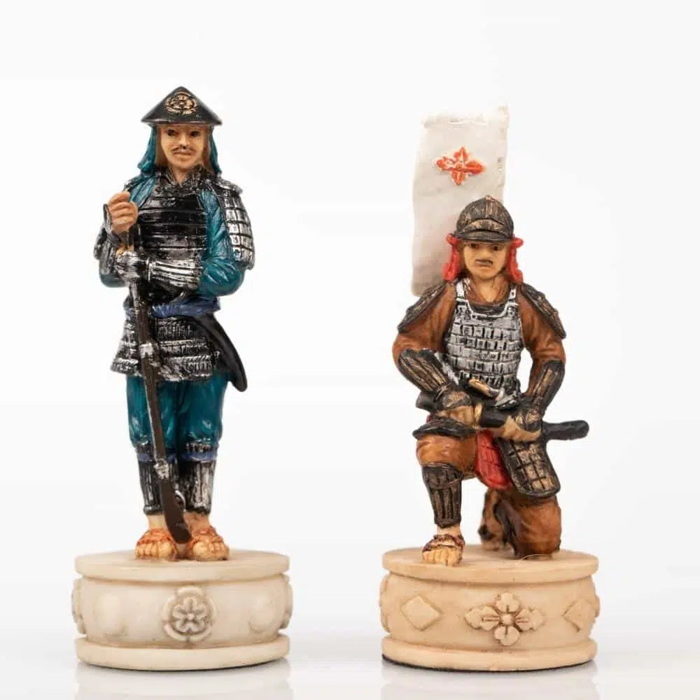 Jogo de Xadrez em Resina Pintado à Mão Samurai - Image 5