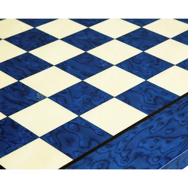 Tabuleiro de xadrez em madeira de ácer azul, pormenor aproximado das casas