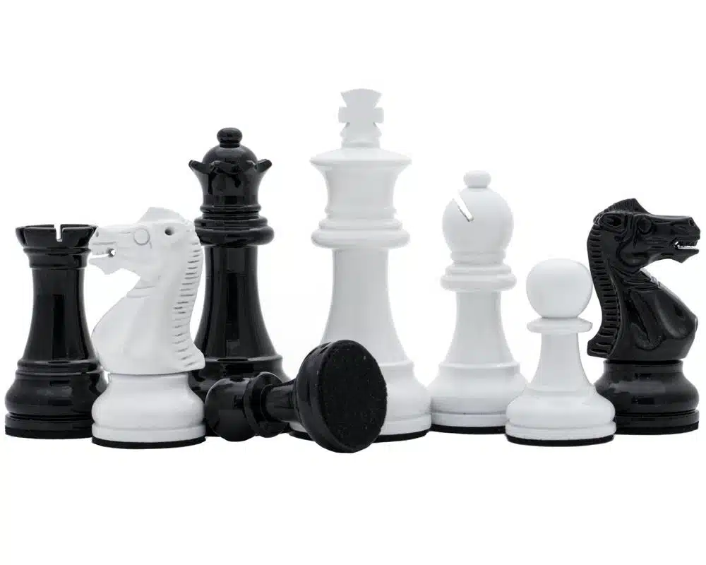 Jogo de Xadrez Bicolor Preto e Branco Moderno em Madeira Lacada - Image 4
