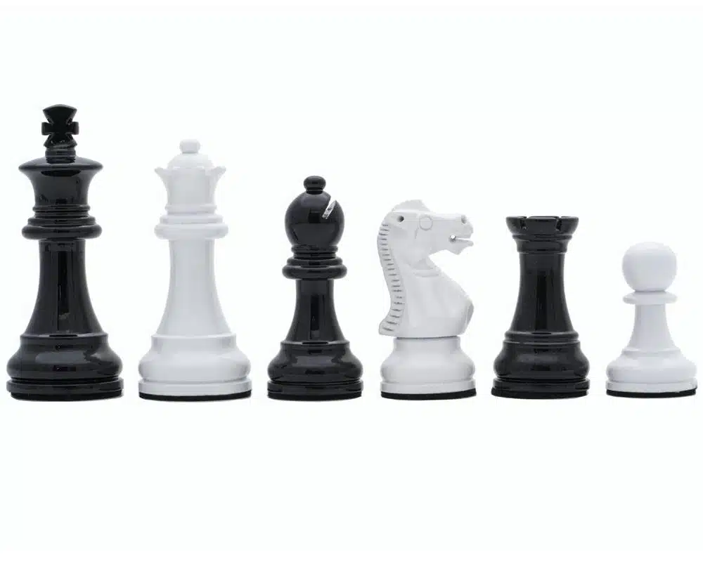 Jogo de Xadrez Bicolor Preto e Branco Moderno em Madeira Lacada - Image 5