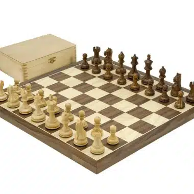 Conjunto Fierce Knight Castanho Tabuleiro de Xadrez em Madeira de Nogueira e Ácer, Jogo de Xadrez em Pau-Rosa e Caixa de Arrumação em Madeira de Buxo