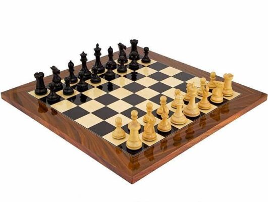 Conjunto Elegante Tabuleiro em Raiz de Pau-Santo e Madeira de Ácer & Jogo de Xadrez em Madeira de Ébano