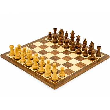 Conjunto Academy Medium: tabuleiro de xadrez em nogueira e ácer com peças em pau-rosa