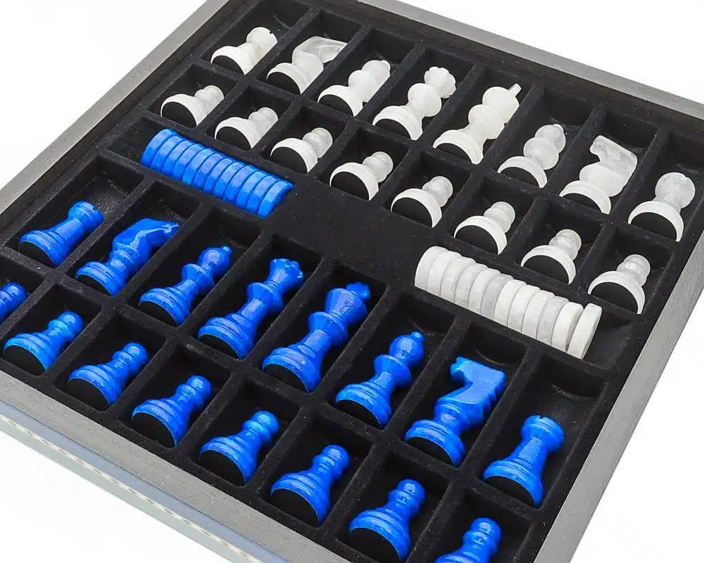Conjunto Azul e Branco Tabuleiro e Jogo de Xadrez em Mármore Antigo com Caixa de Arrumação - Image 6