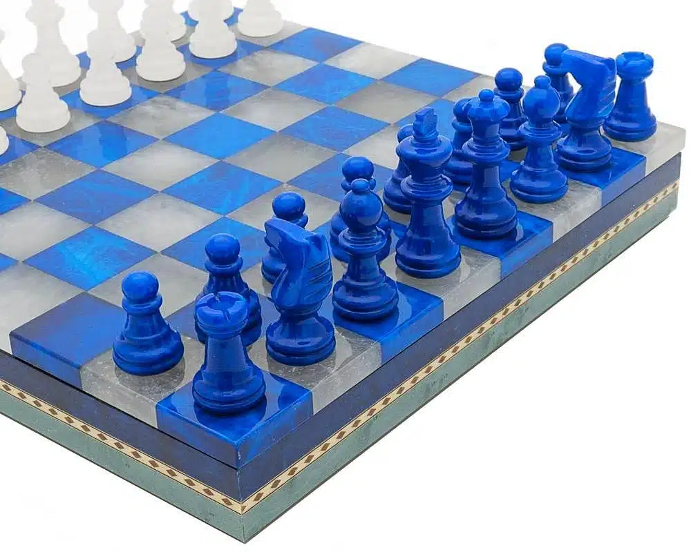Conjunto Azul e Branco Tabuleiro e Jogo de Xadrez em Mármore Antigo com Caixa de Arrumação - Image 2