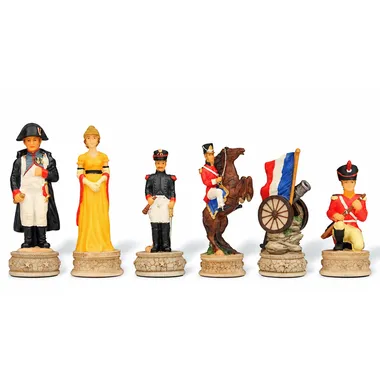 Peças de xadrez Batalha de Waterloo, dama de vestido amarelo e soldados ingleses