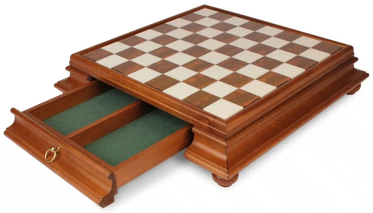 Conjunto Florentine Renaissance III e Tabuleiro de Pé com Gaveta de Arrumação - Image 10