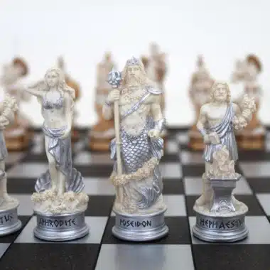 Alternative view of Jogo de Xadrez Mitologia Grega Pintado à Mão e Tabuleiro Grego Preto e Branco