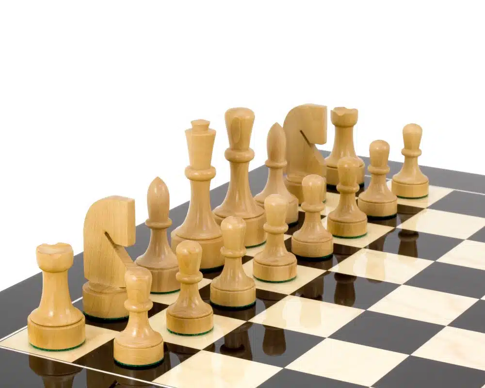 Jeu d'échecs Contemporain - Échiquier en bois d'Anegre noir et Erable & Pièces en Bois de Buis