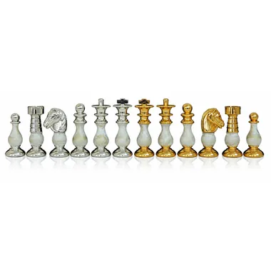 Peças de xadrez Louis XIV: quatro reis em madeira patinada, banhados a ouro e prata