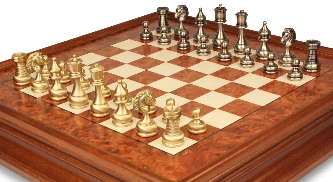 Jeu d'Échecs Grand ensemble Perse - Échiquier en bois de Bruyère et Bois d'Orme avec tiroir & Pièces en laiton massif