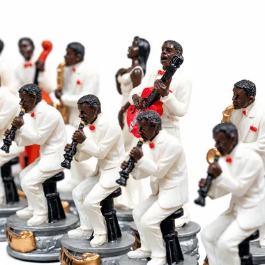 Peças em resina do lado Jazz em fato branco, plano aproximado detalhado