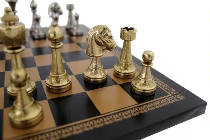Jogo de Xadrez Staunton em Metal & Tabuleiro em Pele Sintética - Image 4