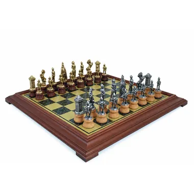 Jogo de xadrez Mary Stuart completo sobre tabuleiro com moldura de madeira
