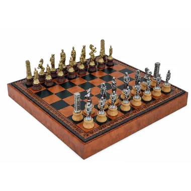Jogo de xadrez Romanos vs Bárbaros sobre tabuleiro de couro sintético castanho e preto