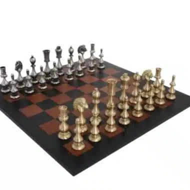 Jogo de Xadrez Grande Oriental em Latão Maciço & Tabuleiro em Couro Verdadeiro