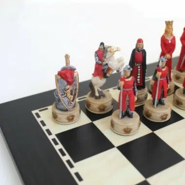Alternative view of Jogo de xadrez Inglaterra VS Escócia - Tabuleiro de Madeira e Jogo de Xadrez em Resina