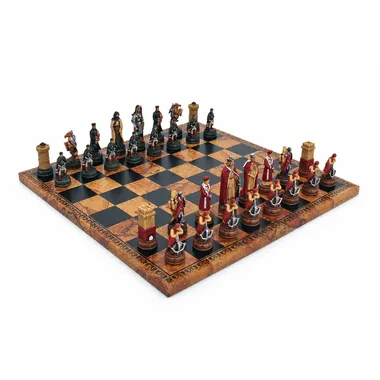 Jogo de xadrez Camelot completo sobre tabuleiro em pele sintética, vista de lado