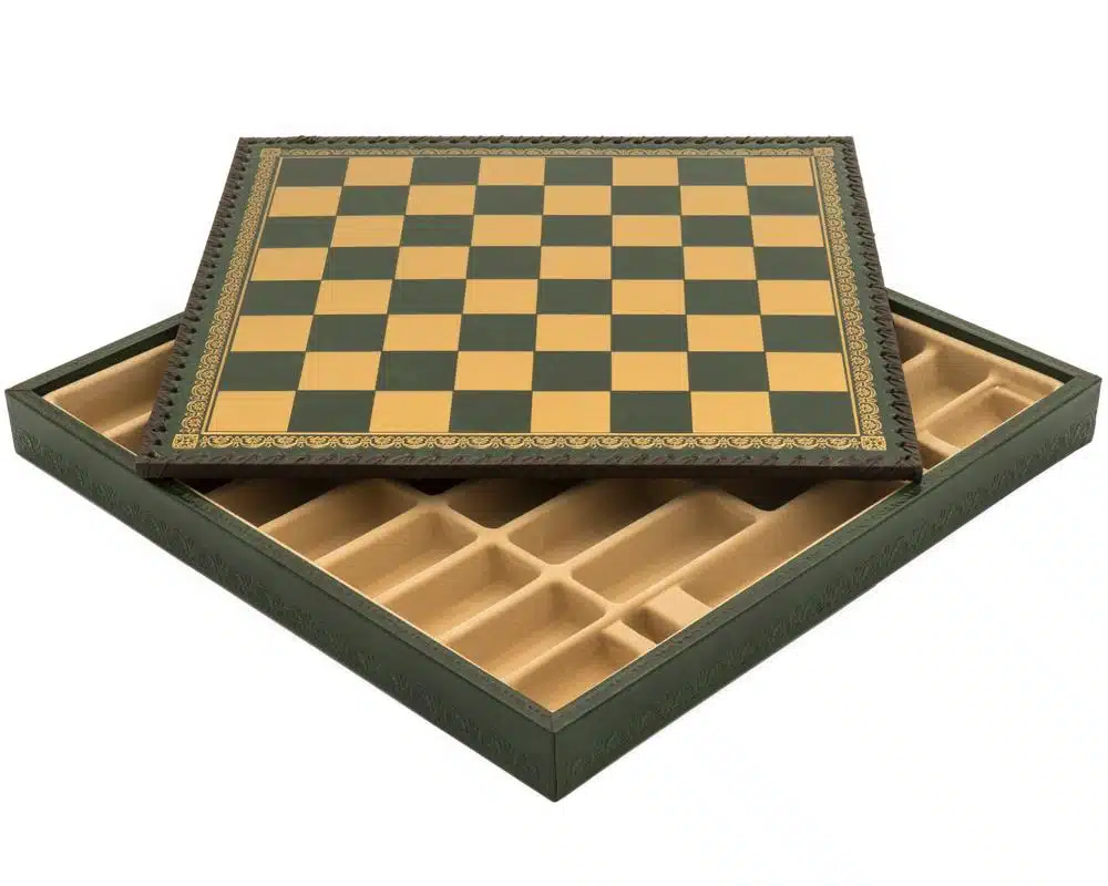 Jogo de Xadrez Fantasy Água VS Fogo em Resina e Tabuleiro em Couro Sintético com Arrumação - Image 12