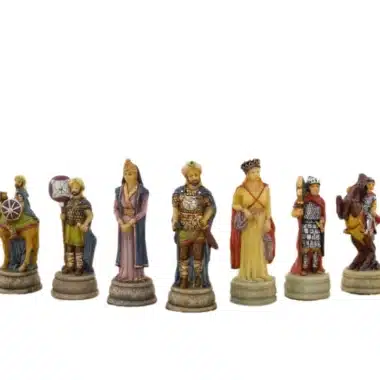 Sete peças de xadrez Árabes e Romanos representando cavaleiros, damas e soldados