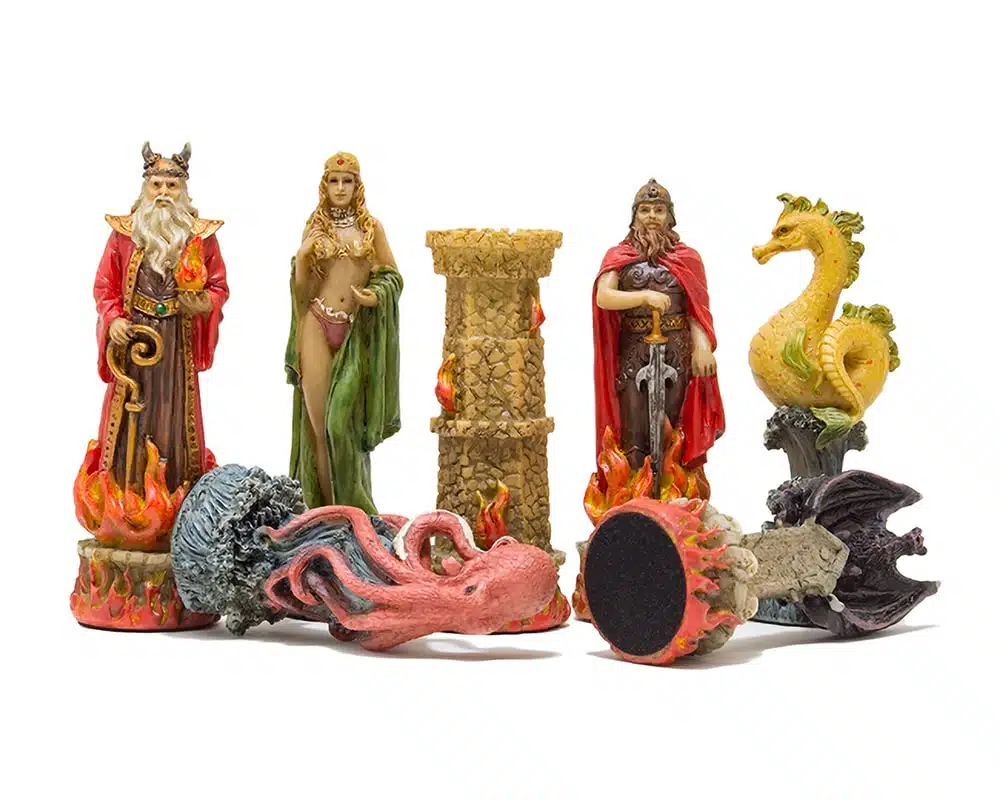 Jogo de Xadrez Fantasy Água vs Fogo em Resina e Tabuleiro em Couro Sintético Castanho e Preto - Image 3