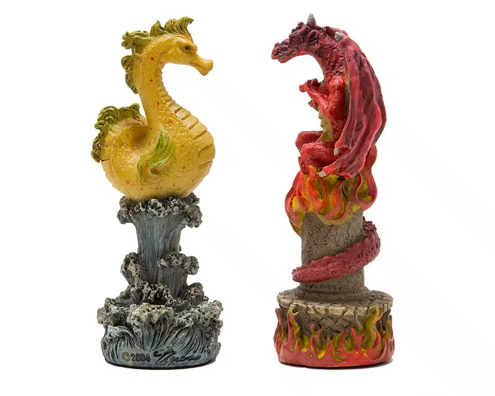 Jogo de Xadrez Fantasy Água vs Fogo em Resina e Tabuleiro em Couro Sintético Castanho e Preto - Image 8