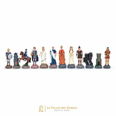 Peças de xadrez em estanho Mitologia Grega alinhadas mostrando todas as personagens