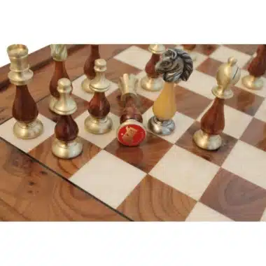 Alternative view of Jogo de Xadrez Grande Oriental - Tabuleiro em Madeira de Urze e Olmo & Jogo de Xadrez em Latão Maciço e Madeira