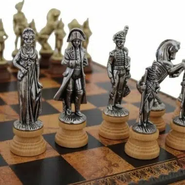 Alternative view of Jogo de Xadrez Napoleão - Tabuleiro, Damas e Gamão em Pele Sintética com Compartimento de Arrumação & Peças de Xadrez em Metal e Madeira
