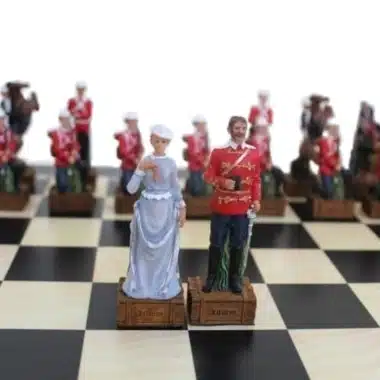 Alternative view of Jogo de Xadrez Britânicos VS Zulus - Tabuleiro de Madeira & Jogo de Xadrez em Resina Pintado à Mão - Tabuleiro de Madeira & Peças de Xadrez em Resina Pintadas à Mão