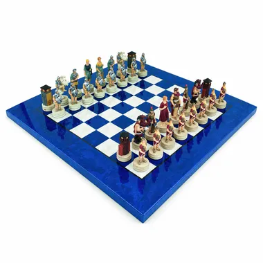 Jogo de xadrez Romanos VS Gregos sobre tabuleiro azul e branco em madeira de urze