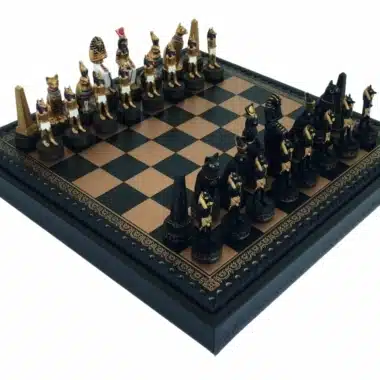 Jogo de Xadrez Antigo Egito em Resina e Tabuleiro em Pele Sintética com Compartimento de Arrumação