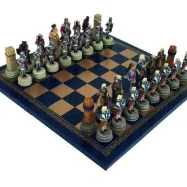 Jogo de Xadrez Guerras Árabo-Bizantinas em Resina e Tabuleiro em Pele Sintética Dourada e Azul