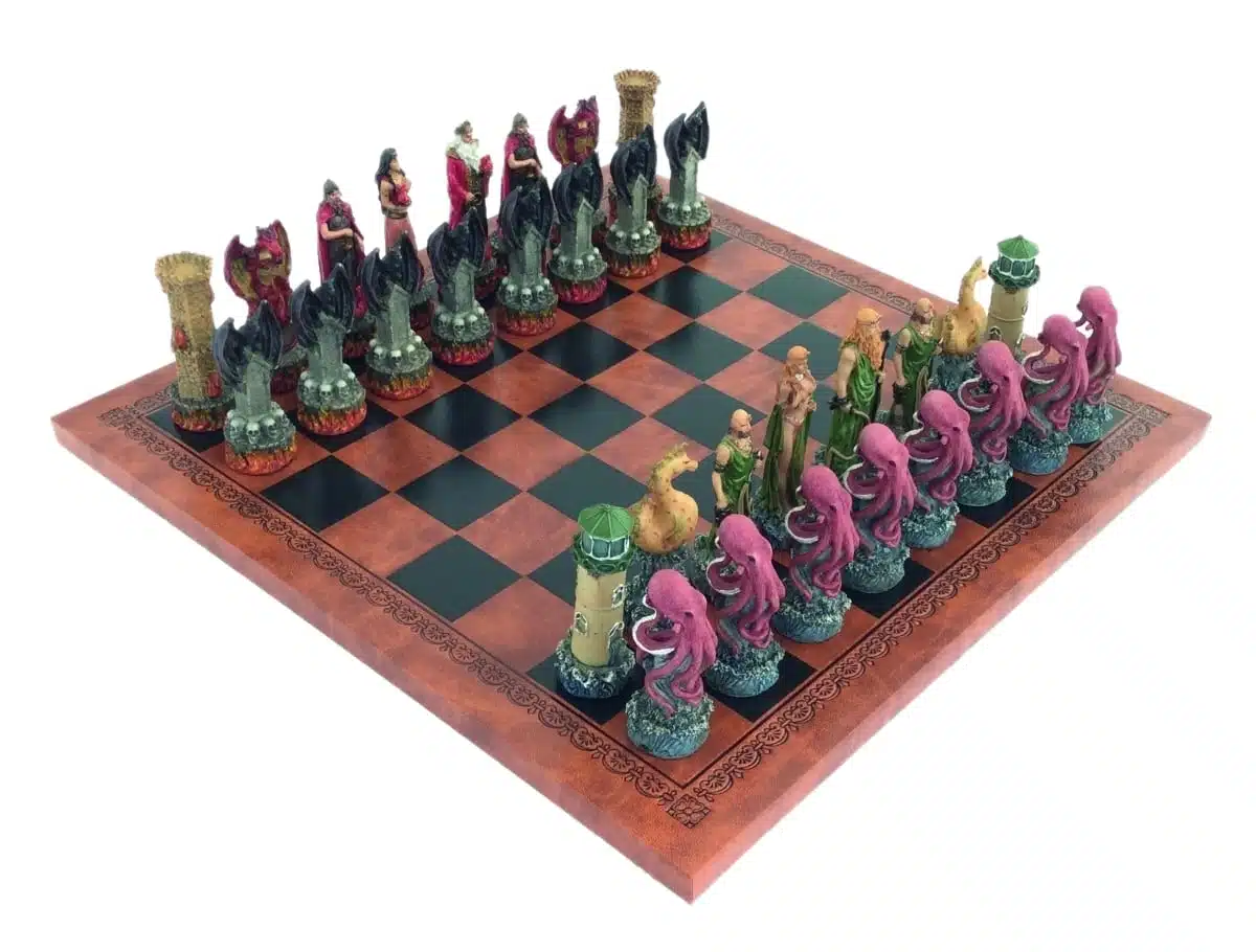 Jogo de Xadrez Fantasy Água vs Fogo em Resina e Tabuleiro em Couro Sintético Castanho e Preto