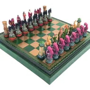 Jogo de Xadrez Fantasy Água VS Fogo em Resina e Tabuleiro em Couro Sintético com Arrumação