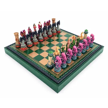 Jogo de xadrez Fantasy Água VS Fogo em resina sobre tabuleiro verde e dourado