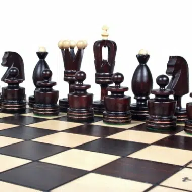 Grande Tabuleiro de Xadrez Dobrável e Peças de Xadrez em Madeira com Arrumação - Image 6