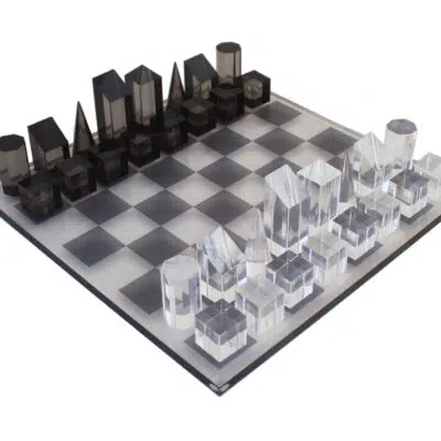 Jogo de Xadrez Cubo Design Cinzento e Translúcido Brilhante em Plexiglas com Caixa de Arrumação