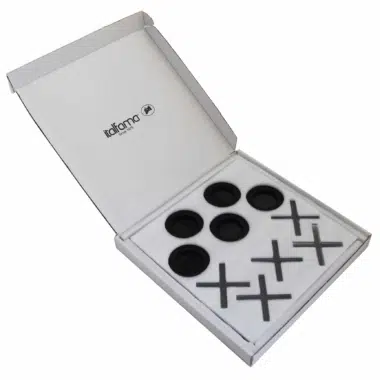 Alternative view of Jogo do Galo Preto e Branco em Plexiglas com Arrumação