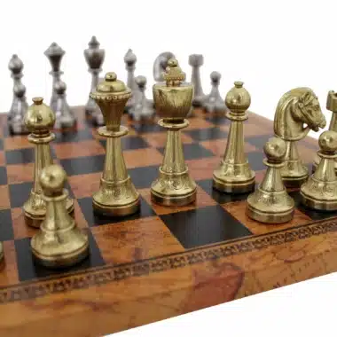Alternative view of Jogo de Xadrez Staunton em Metal e Tabuleiro em Pele Sintética com Antigo Mapa-Múndi