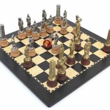 Alternative view of Jogo de Xadrez Romanos vs Bárbaros e Tabuleiro de Madeira