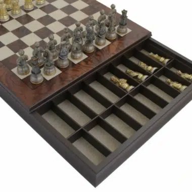 Alternative view of Jogo de Xadrez Medieval e Tabuleiro em Madeira de Nogueira e Ácer com Compartimento de Arrumação