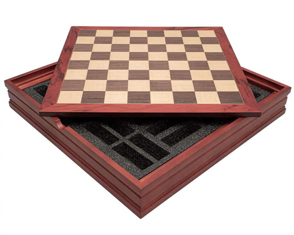 Ensemble Jeu d'Échecs Camelot en Résine et Échiquier en Bois avec Compartiments