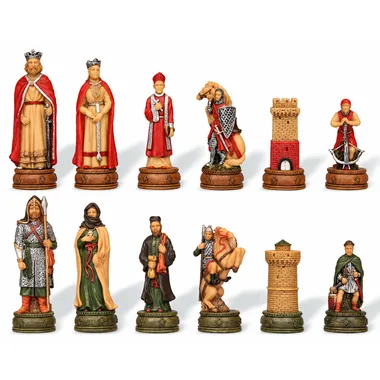 Peças de xadrez Camelot: reis, bispos, cavaleiros e torres pintados à mão