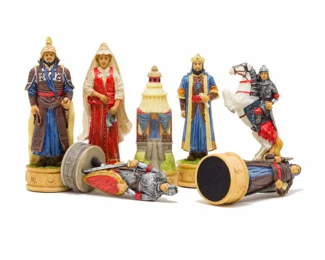 Conjunto Jogo de Xadrez Russos VS Mongóis e Tabuleiro em Madeira de Olmo e Urze Lacada - Image 3