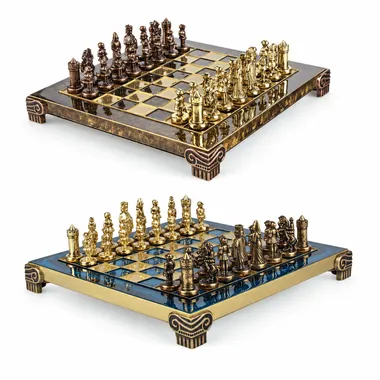 Jogo de xadrez Império Bizantino com tabuleiros de metal azul e castanho